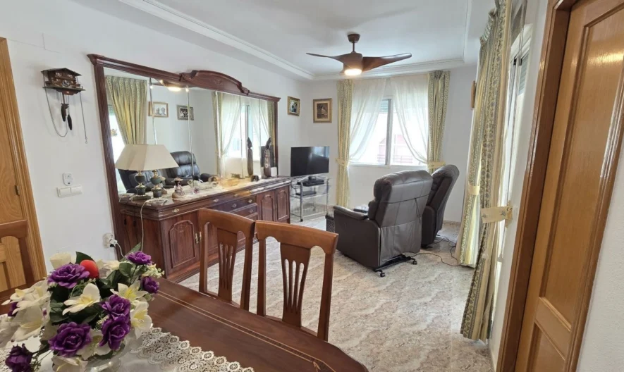 Апартамент в Torrevieja, Alicante (3 спални, 2 бани) -  - снимка 1 - Имоти Премиер