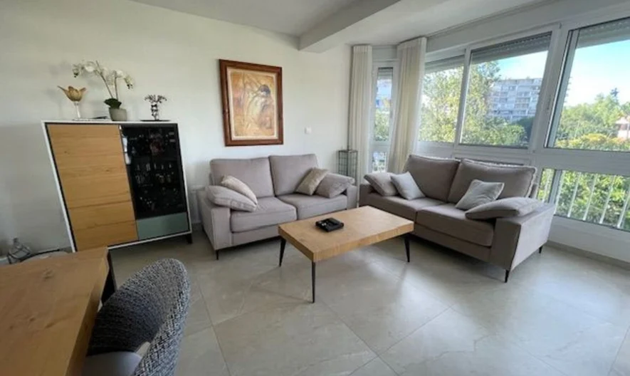 Apartment in Alicante (3 bedrooms, 2 bathrooms) -  - snimka 1 - Imoti Premier