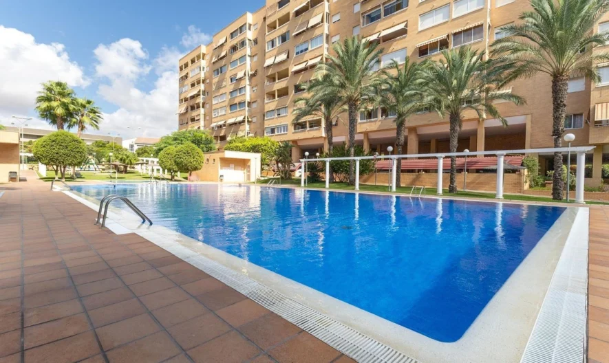 Apartment in Alicante (3 Schlafzimmer, 2 Badezimmer) -  - snimka 1 - Imoti Premier