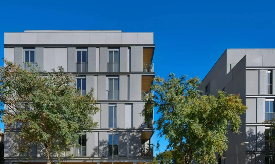 Apartment in Barcelona (4 bedrooms, 3 bathrooms) -  - snimka 1 - Imoti Premier