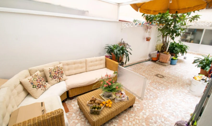 Apartment in Valencia (4 bedrooms, 2 bathrooms) -  - snimka 1 - Imoti Premier