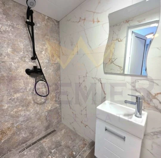 Ателие в идеален център - - снимка 5 - Имоти Премиер