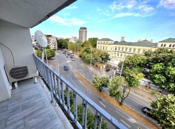 Ателие в идеален център -  - снимка 6 - Имоти Премиер