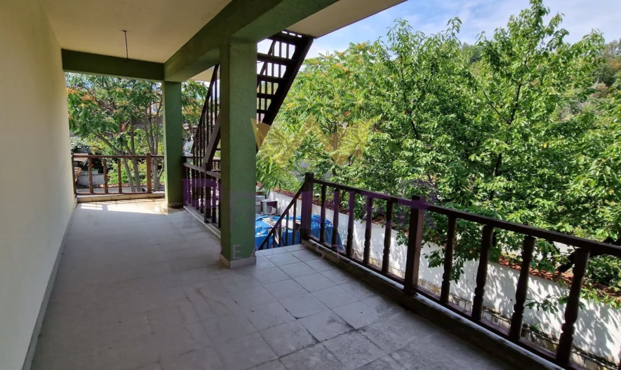 Атрактивен хотел за инвестиция в гр. Белово -  - снимка 11 - Имоти Премиер