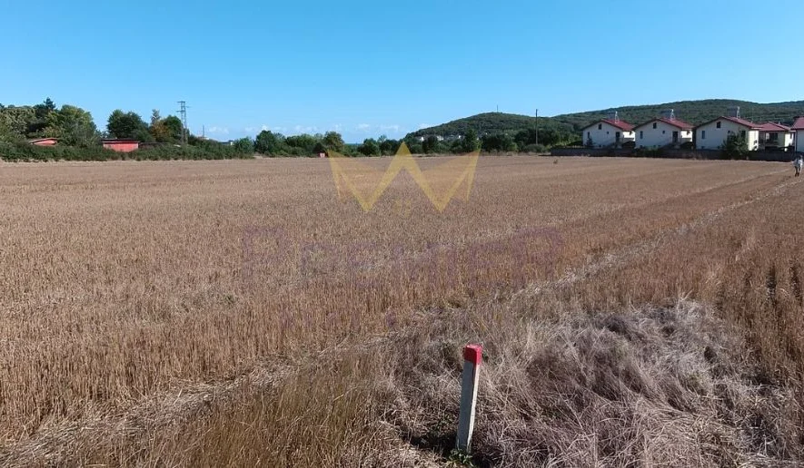 Атрактивен Инвестиционен Парцел на 350 м от Морето / с. Шкорпиловци - - снимка 1 - Имоти Премиер