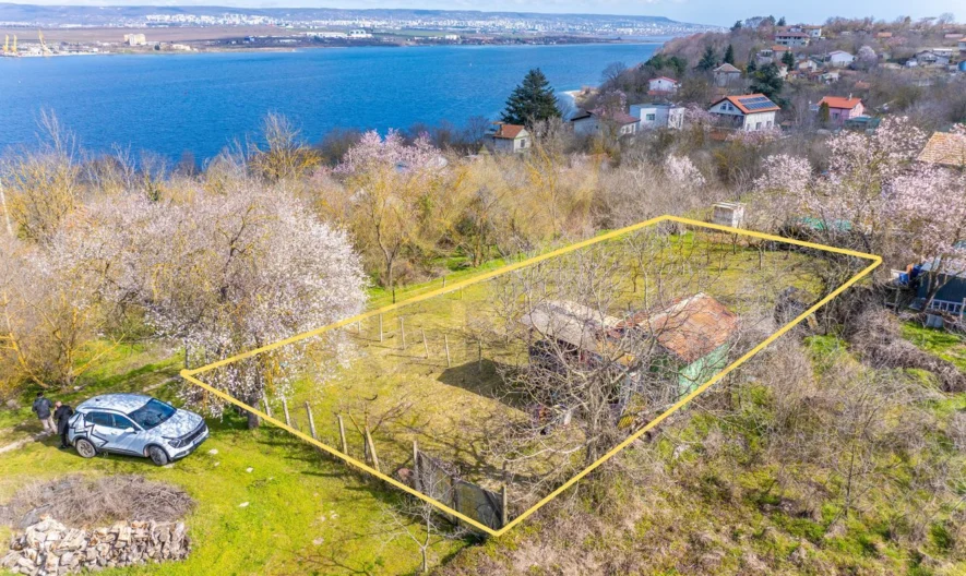 Атрактивен парцел с отлична локация -  - снимка 1 - Имоти Премиер