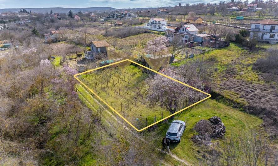 Атрактивен парцел с отлична локация -  - снимка 2 - Имоти Премиер