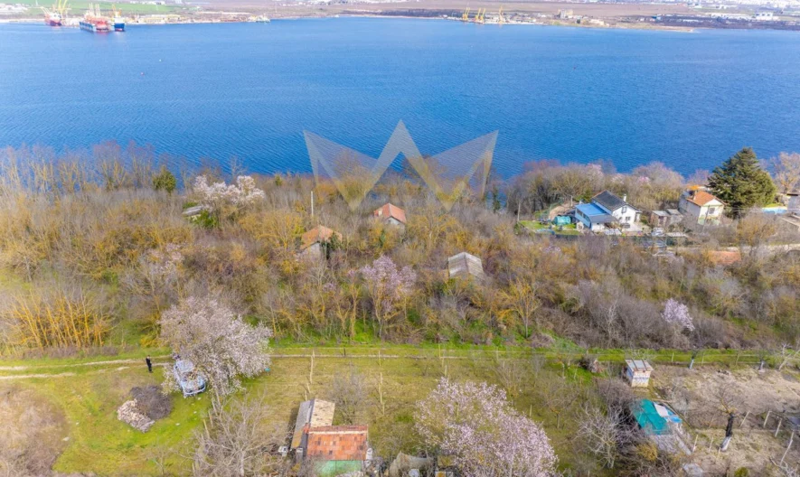 Атрактивен парцел с отлична локация -  - снимка 3 - Имоти Премиер