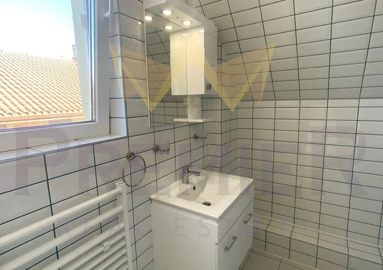 Beautiful house with an excellent location near St. George Park – city of Dobrich! -  - snimka 16 - Imoti Premier