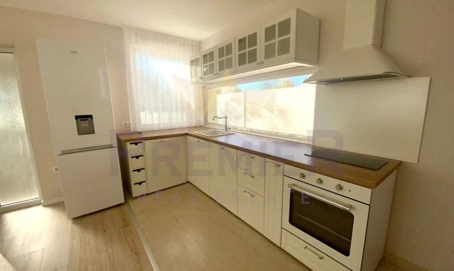 Beautiful house with an excellent location near St. George Park – city of Dobrich! -  - snimka 4 - Imoti Premier