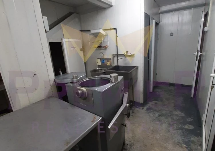 Бизнес имот с транжорна и всички разрешителни! Варна, кв. Левски - - снимка 16 - Имоти Премиер