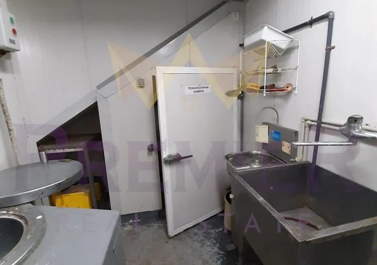 Бизнес имот с транжорна и всички разрешителни! Варна, кв. Левски -  - снимка 18 - Имоти Премиер