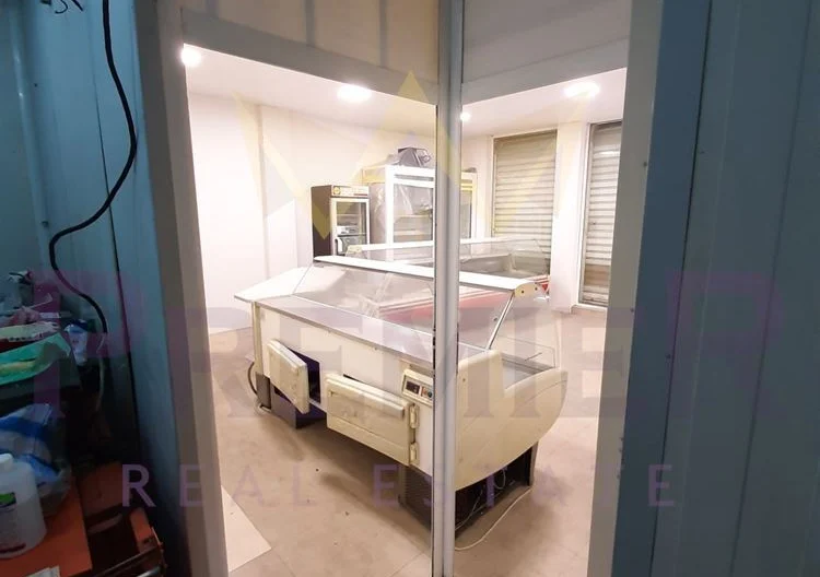 Бизнес имот с транжорна и всички разрешителни! Варна, кв. Левски - - снимка 8 - Имоти Премиер