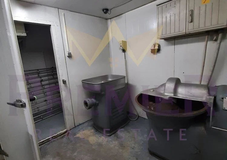 Бизнес имот с транжорна и всички разрешителни! Варна, кв. Левски - - снимка 9 - Имоти Премиер