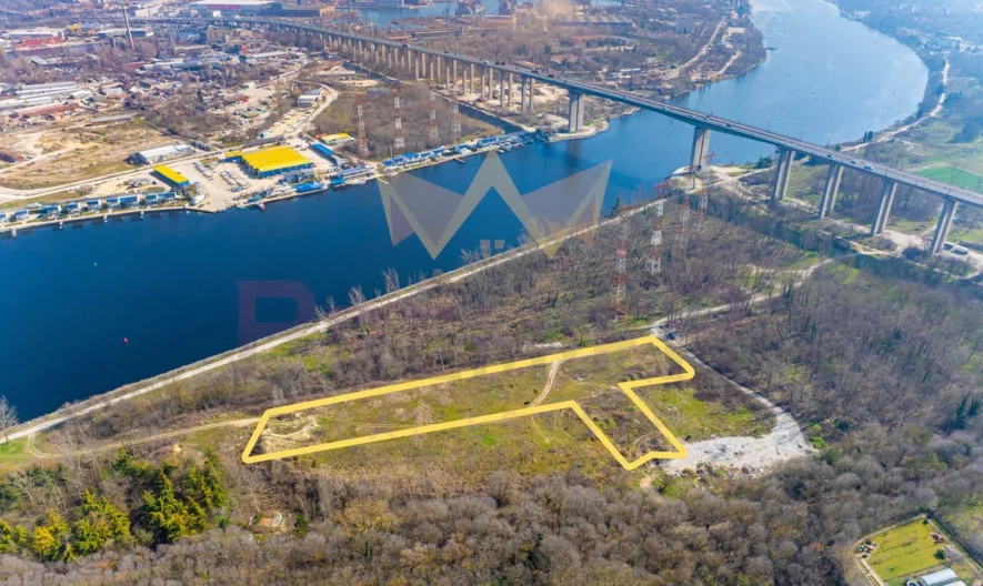 Бизнес парцел на първа линия на Варненското езеро -  - снимка 1 - Имоти Премиер