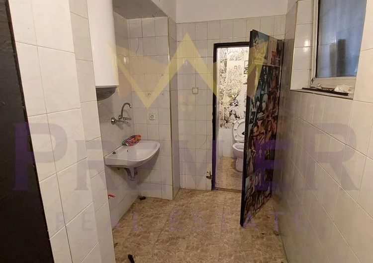 БИЗНЕС ПОМЕЩЕНИЕ В ИДЕАЛЕН ЦЕНТЪР – ВАРНА - - снимка 8 - Имоти Премиер