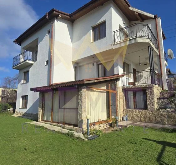 Боровец-Север 3-Етажна с Панорамна гледка - - снимка 1 - Имоти Премиер