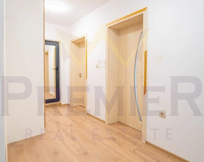 BRANDNEUE DREIZIMMERWOHNUNG IM ZENTRUM - - snimka 7 - Imoti Premier