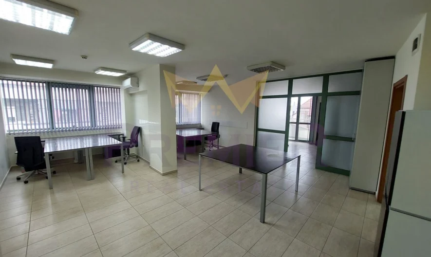 Büro in einem Geschäftsgebäude, Warna Zentrum -  - snimka 1 - Imoti Premier