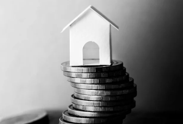 Брокер продава