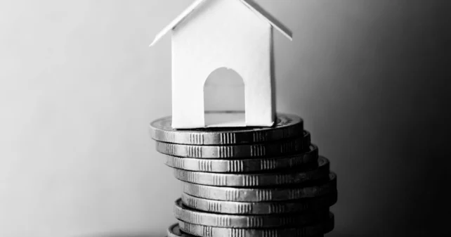 Брокер продава