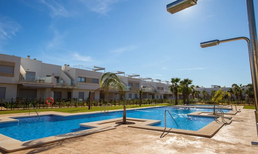 Bungalo v Oriuela Kosta, Alikante (2 bedrooms, 2 bathrooms) -  - snimka 1 - Imoti Premier