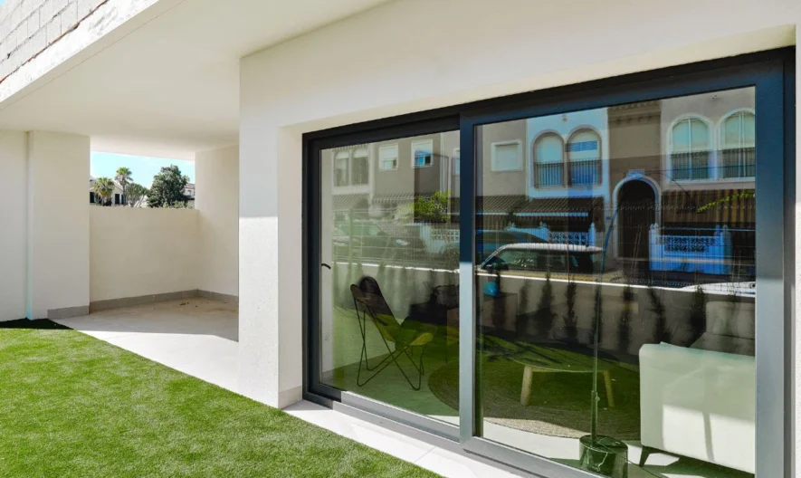 Бунгало в Torrevieja, Alicante (2 спални, 2 бани) - - снимка 1 - Имоти Премиер