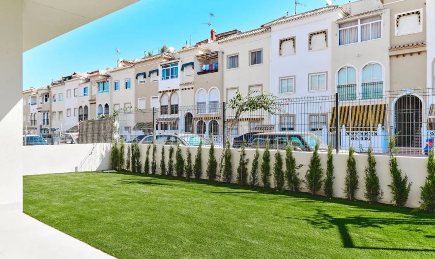 Bungalow in Torrevieja, Alicante (2 Schlafzimmer, 2 Badezimmer) - - snimka 1 - Imoti Premier