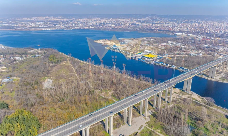Business plot on the first line of Lake Varna -  - snimka 4 - Imoti Premier
