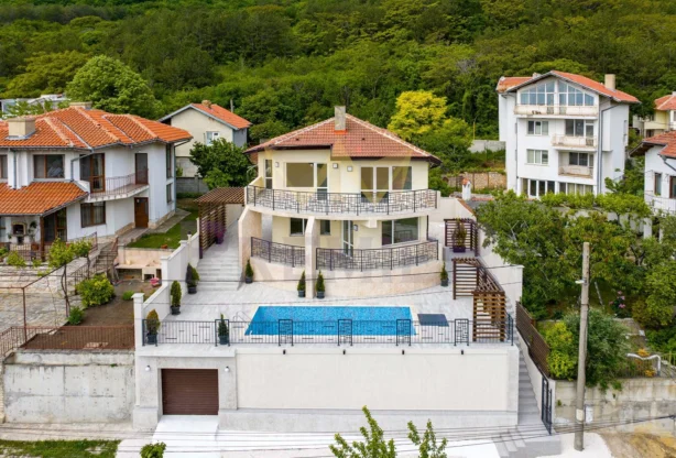 Агенция за недвижими имоти - Имоти Премиер - имот - 1040373, Цена: 275000 EUR