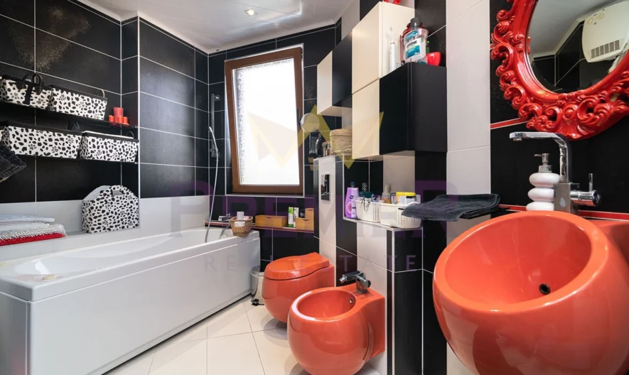 Частен дом в м-т Зеленика със страхотна ПАНОРАМА. -  - снимка 11 - Имоти Премиер