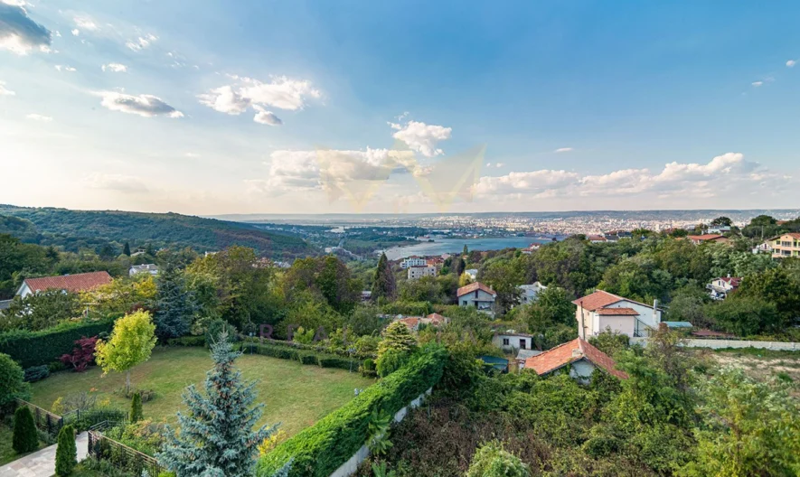 Частен дом в м-т Зеленика със страхотна ПАНОРАМА. -  - снимка 13 - Имоти Премиер