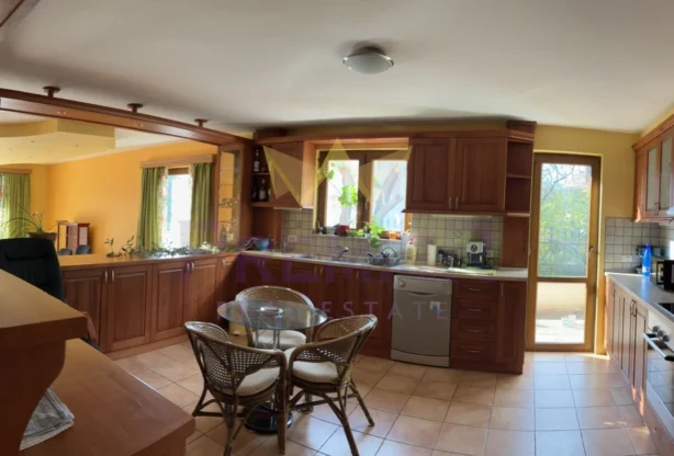 Агенция за недвижими имоти - Имоти Премиер - имот - 1074871, Цена: 1500000 EUR