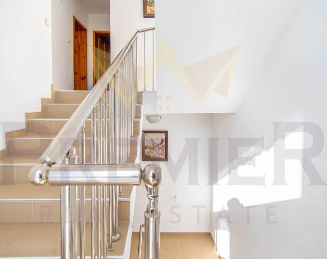 ЧЕТИРИЕТАЖНА КЪЩА С МОРСКА ПАНОРАМА -  - снимка 16 - Имоти Премиер