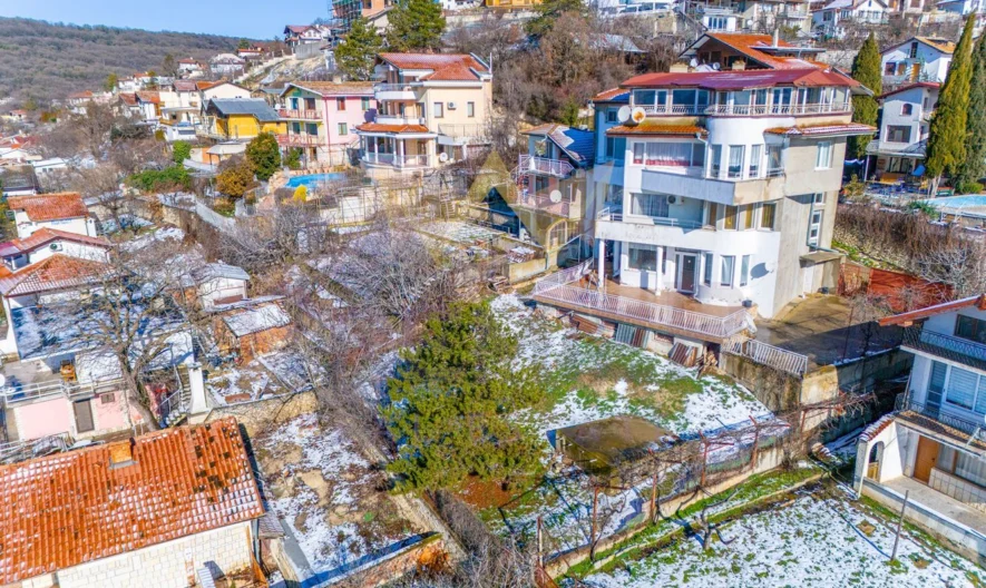 ЧЕТИРИЕТАЖНА КЪЩА С МОРСКА ПАНОРАМА -  - снимка 27 - Имоти Премиер