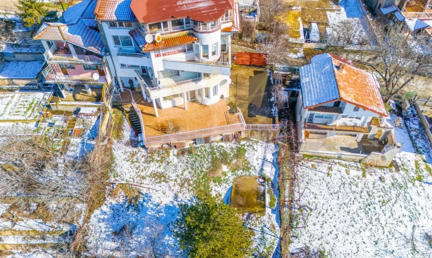 ЧЕТИРИЕТАЖНА КЪЩА С МОРСКА ПАНОРАМА -  - снимка 33 - Имоти Премиер