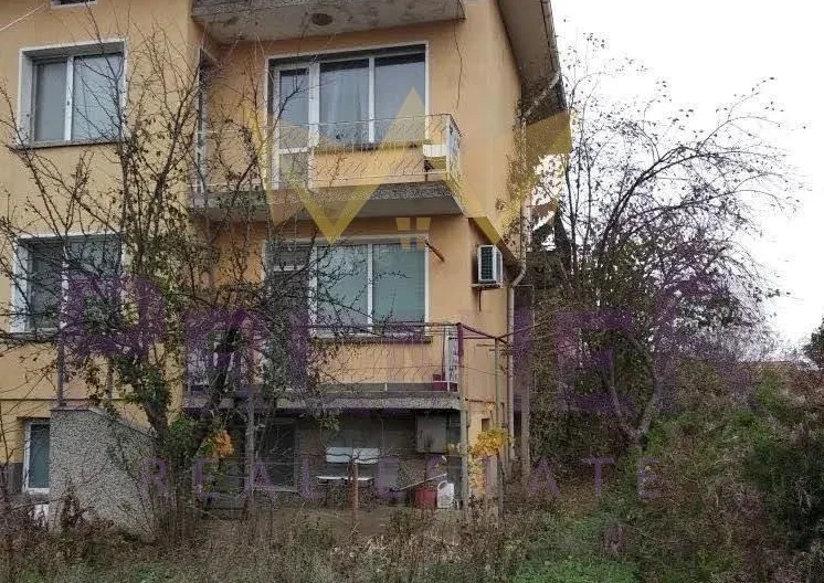 Четириетажна къща в с. Генерал Тошево -  - снимка 1 - Имоти Премиер