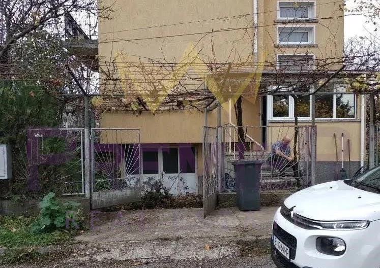 Четириетажна къща в с. Генерал Тошево - - снимка 3 - Имоти Премиер