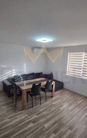 Четириетажна ремонтирана къща в Средец - - снимка 3 - Имоти Премиер