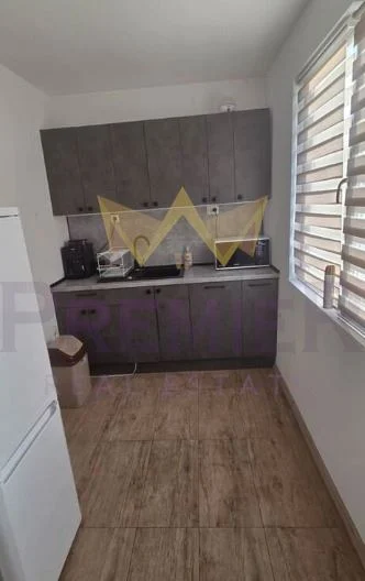 Четириетажна ремонтирана къща в Средец - - снимка 4 - Имоти Премиер