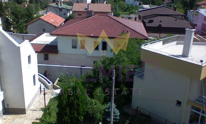 Четириетажна сграда в к.к. Св.Св. Константин и Елена -  - снимка 1 - Имоти Премиер