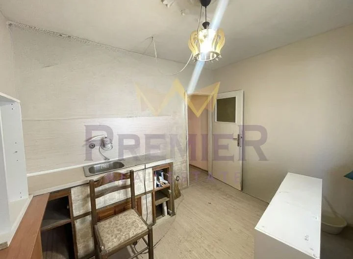 ЧЕТИРИСТАЕН АПАРТАМЕНТ - - снимка 2 - Имоти Премиер