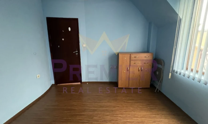 ЧЕТИРИСТАЕН АПАРТАМЕНТ, КВ. БРИЗ. - - снимка 9 - Имоти Премиер