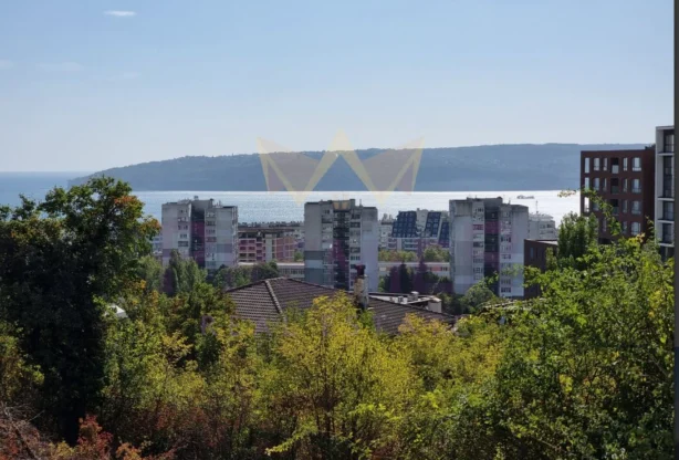 Четиристаен апартамент с изглед към морето в Бриз - - снимка 1 - Имоти Премиер