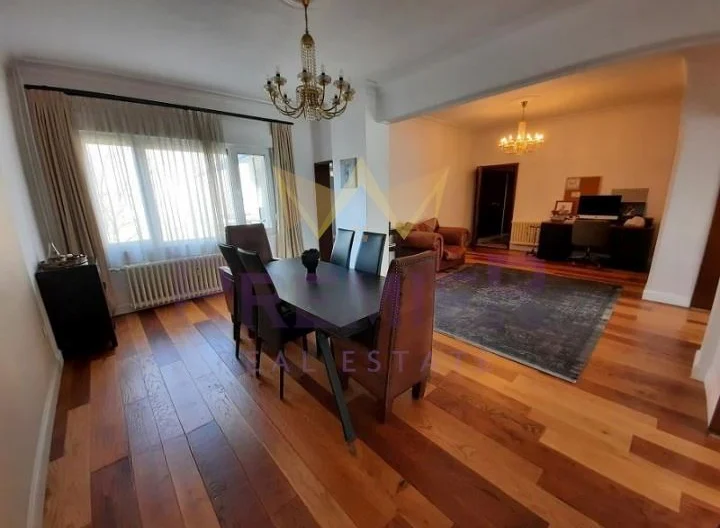 Четиристаен апартамент, Център -  - снимка 1 - Имоти Премиер