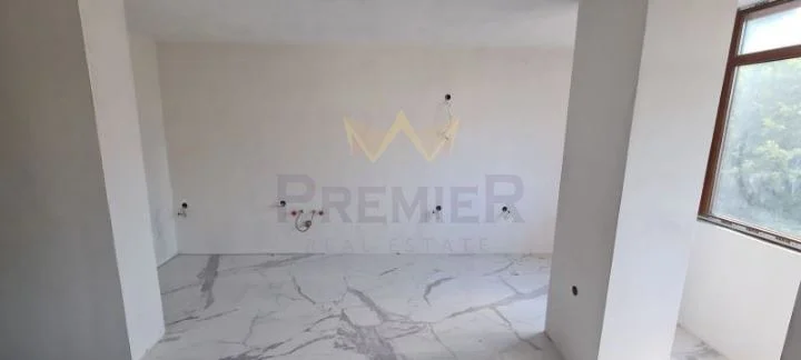 Четиристаен Апартамент в град Провадия - - снимка 1 - Имоти Премиер