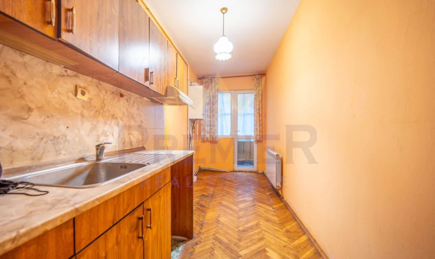 Четиристаен апартамент в идеален център Добрич -  - снимка 9 - Имоти Премиер