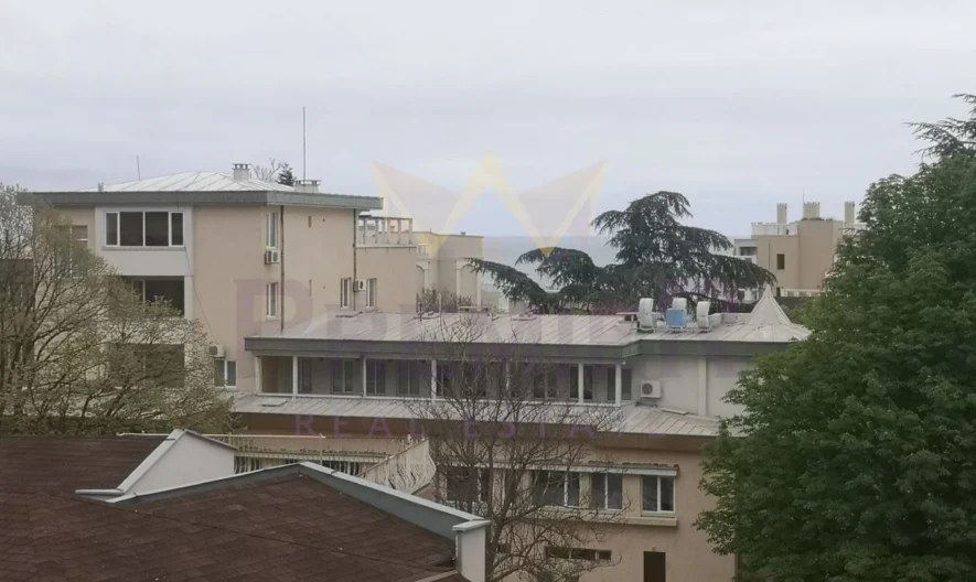 Четиристаен апартамент  в к.к Чайка /м-т Кабакум/ -  - снимка 2 - Имоти Премиер