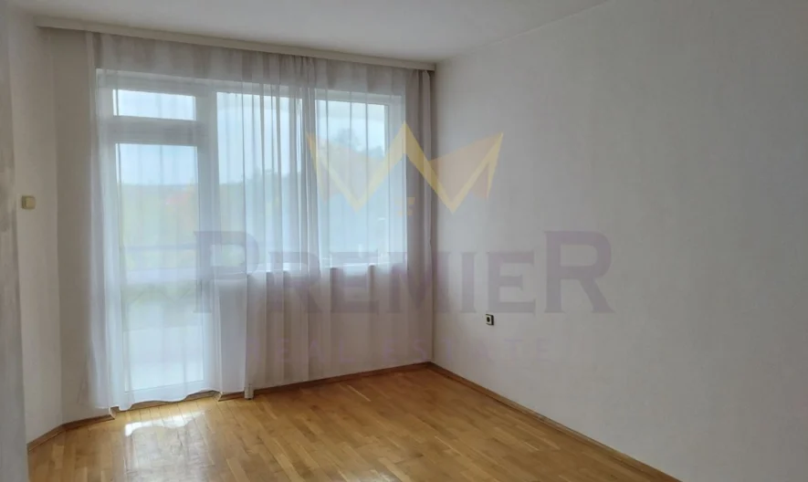 Четиристаен Апартамент в кв. Аспарухово -  - снимка 3 - Имоти Премиер