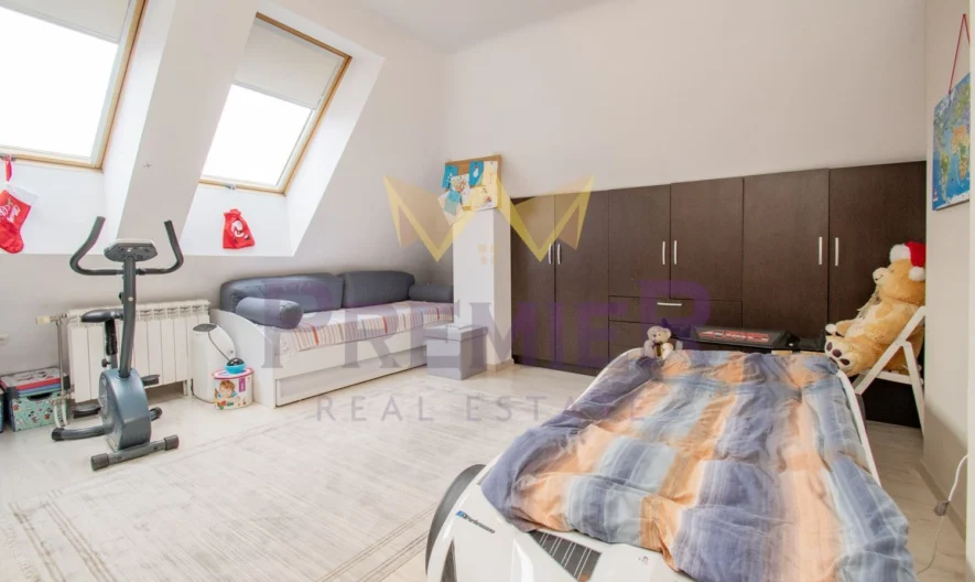 Четиристаен апартамент в кв. Борво -  - снимка 3 - Имоти Премиер